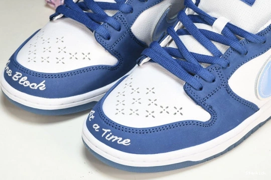 Low x SB Nike Raised Born Dunk FN7819-400 0820